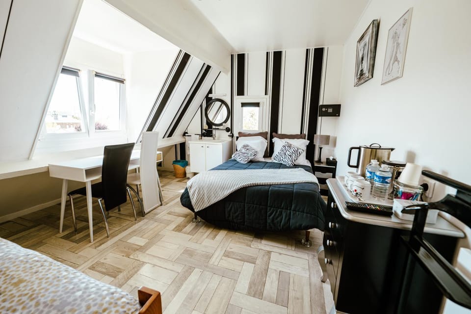 Coffee/tea facilities, Photo of the whole room, Bedroom