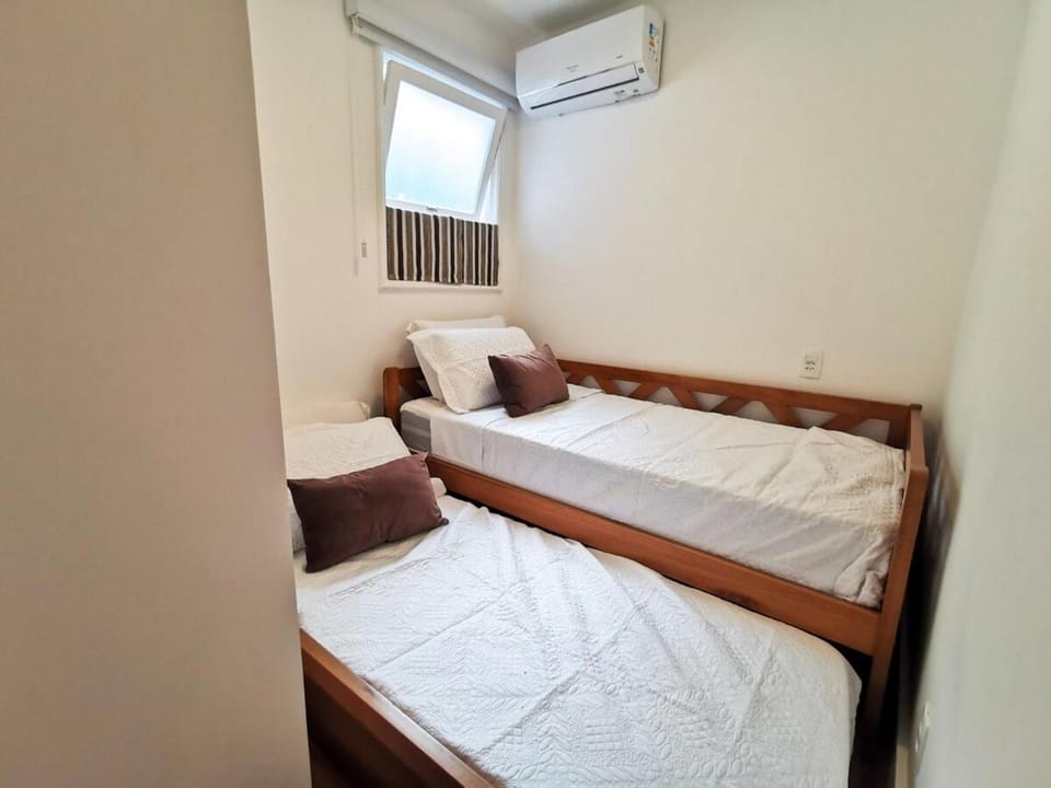 Bed, Bedroom, air conditioner