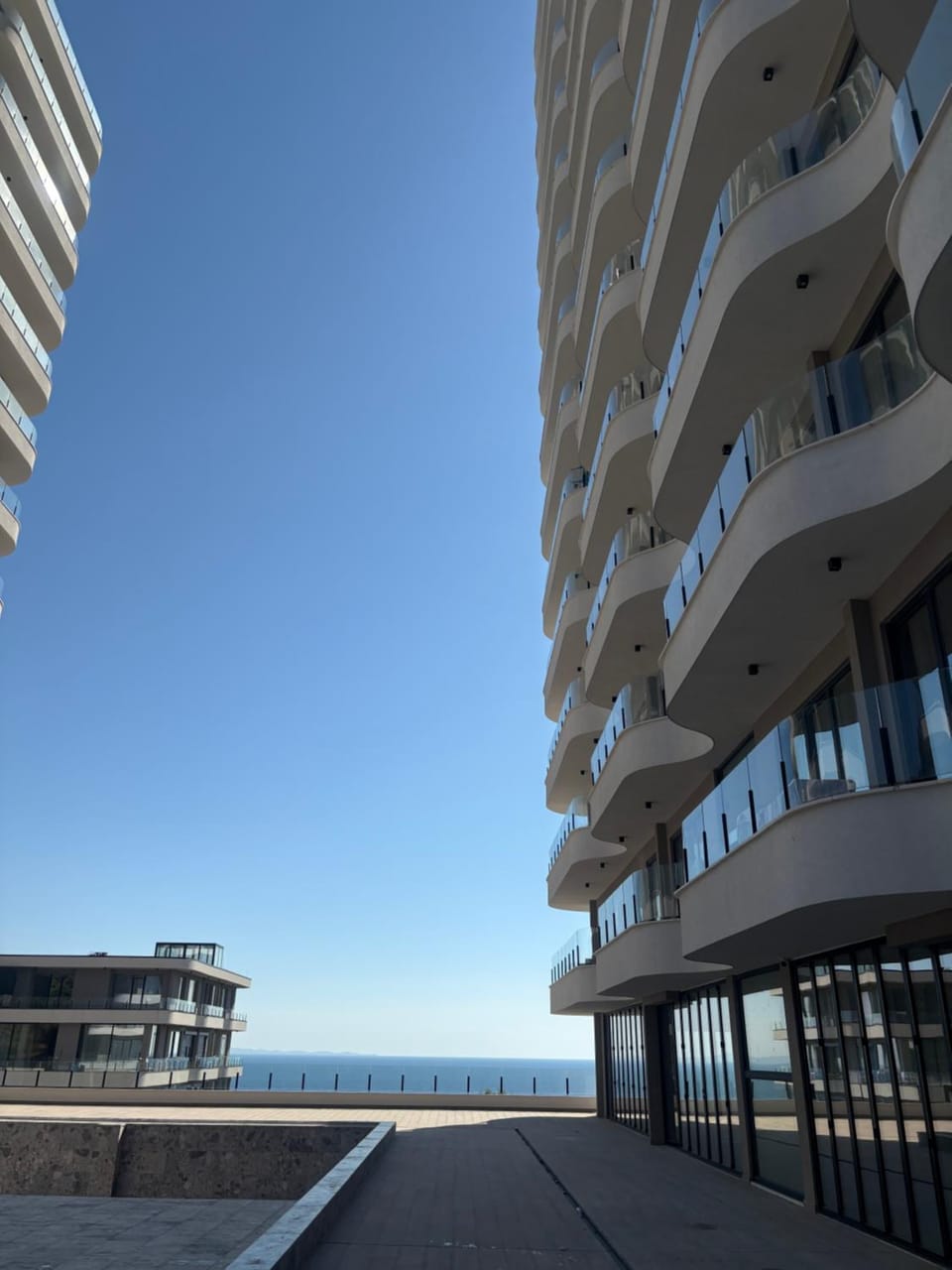 Property building, Balcony/Terrace, Sea view