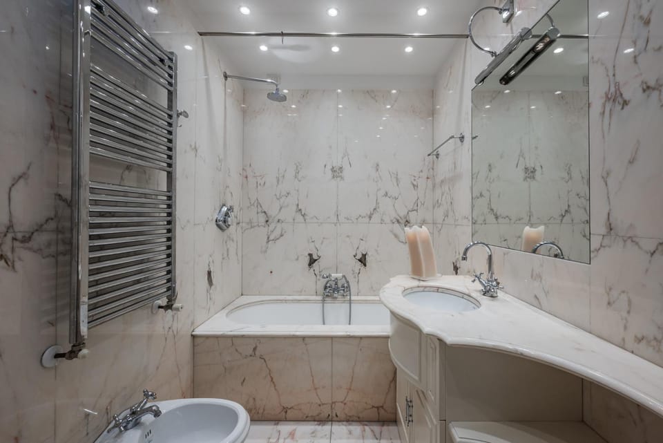 Shower, Toilet, Bathroom, Bath