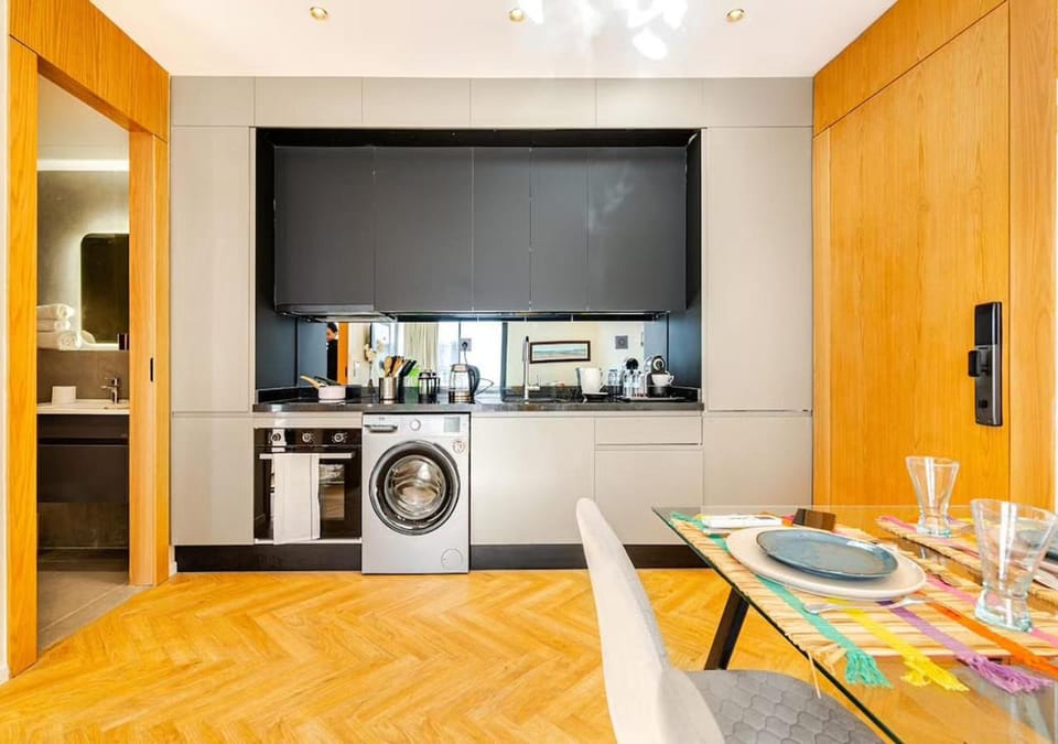 Kitchen or kitchenette, dishwasher, minibar, oven, pet friendly, stove, toaster, washing machine, dryer