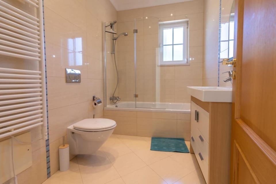 Bath, towels