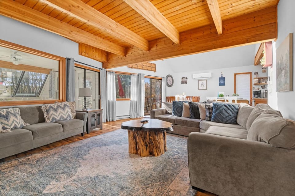 Lakefront with Beach Game Room Fire-pit and More Chalet in Tunkhannock Township