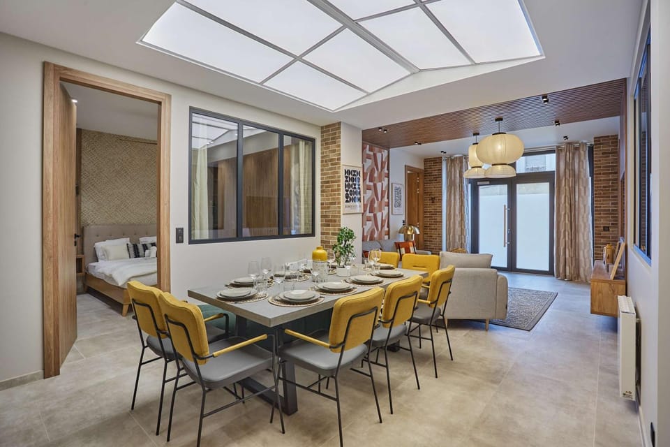 Exceptional 4BDR 10P apartment near Montmartre Apartment in Paris