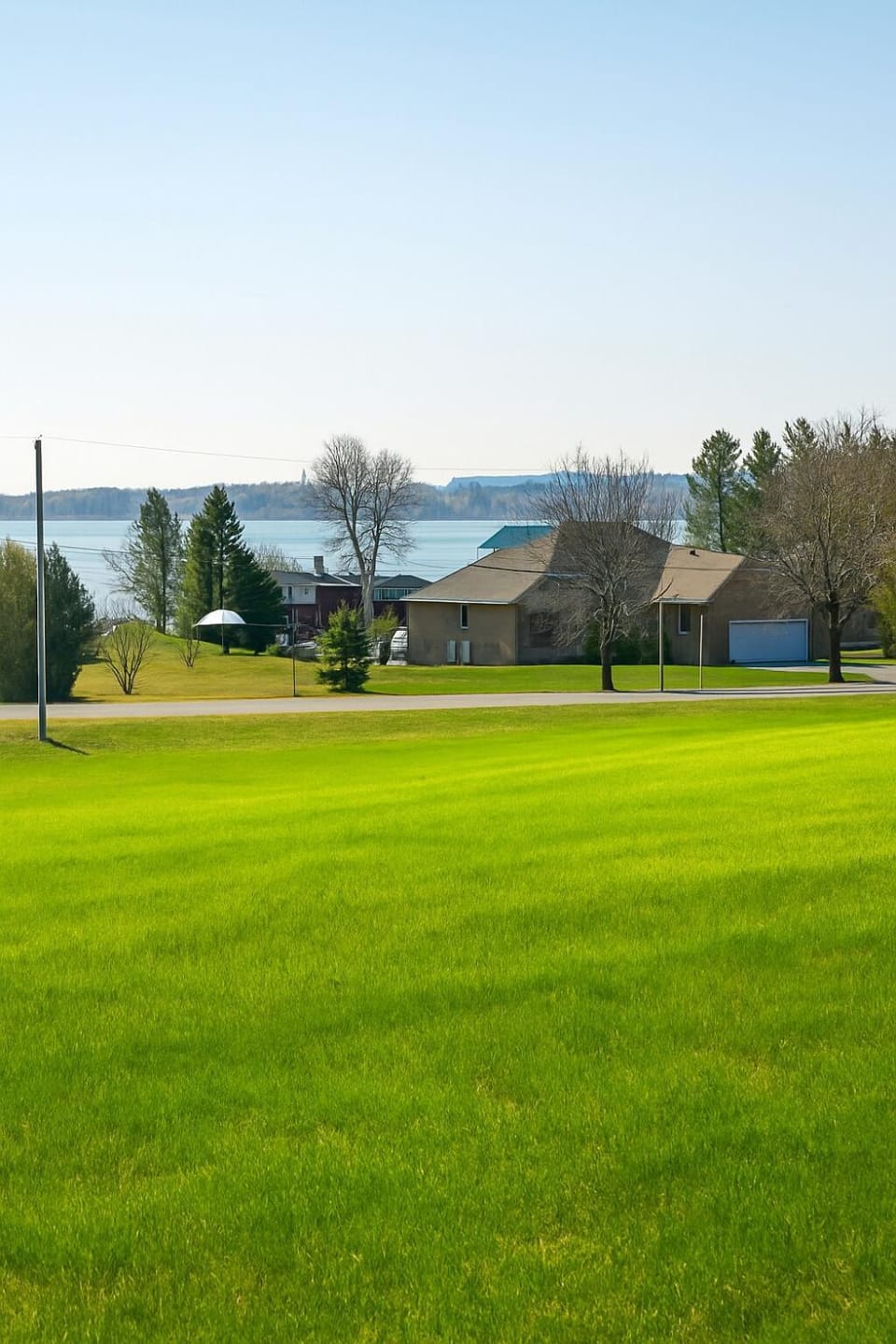 BizLodge Napanee Hillside Bayview Group And Family House in Greater Napanee