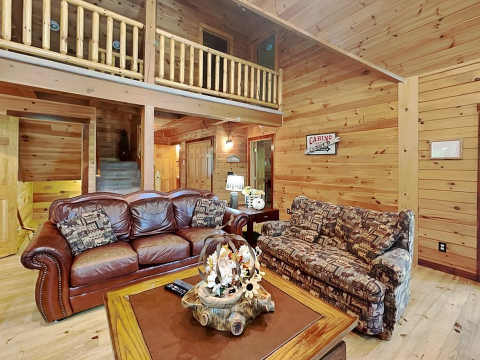 Log Heaven by Taylor Made Deep Creek House in Deep Creek Lake
