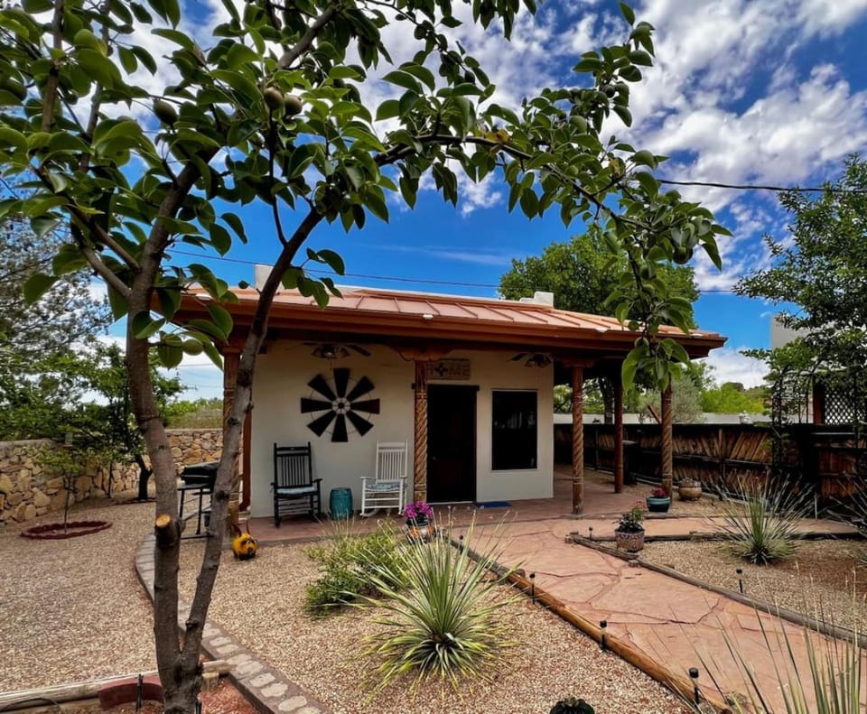 1 bed cute casita near NMSU, pet friendly House in Las Cruces