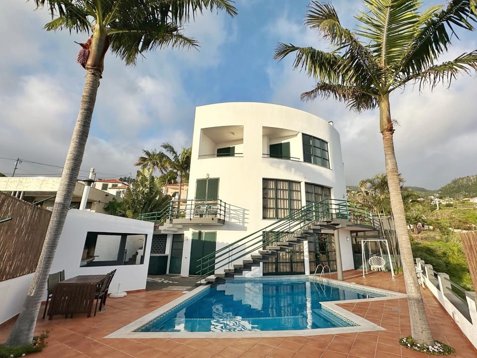 Property building, Patio, Swimming pool