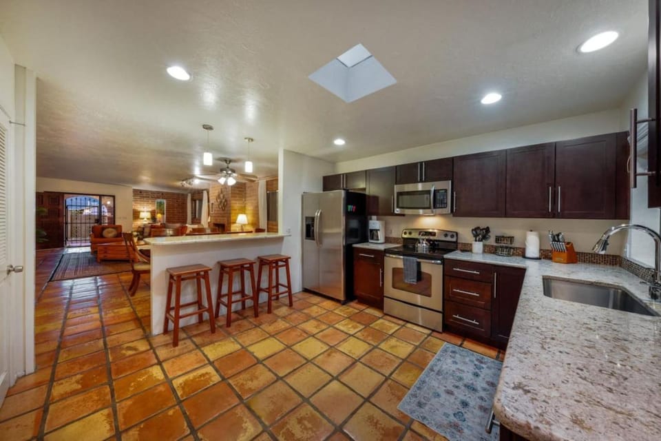 Sam Hughes, U of A, 3 BR 2 BA, Carport, Fenced House in Tucson