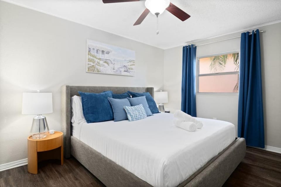 Free Parking - Pool - Bayshore Resort-Style 2BD Apartment in Tampa