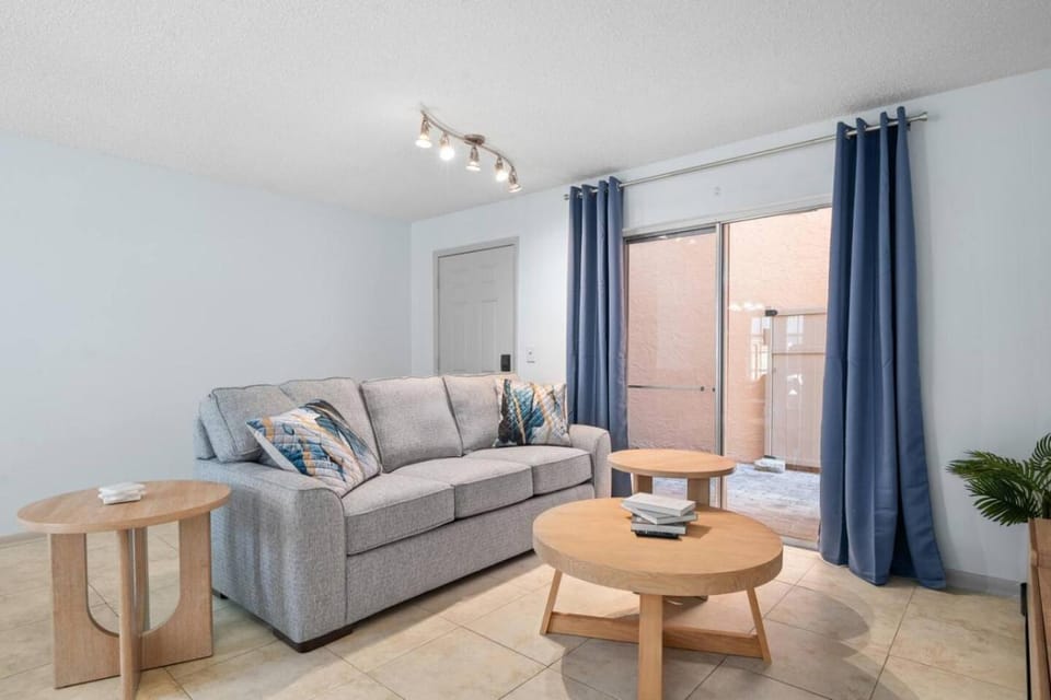 Pool - Free Parking - 2BD 1 Block from the Water Apartment in Tampa