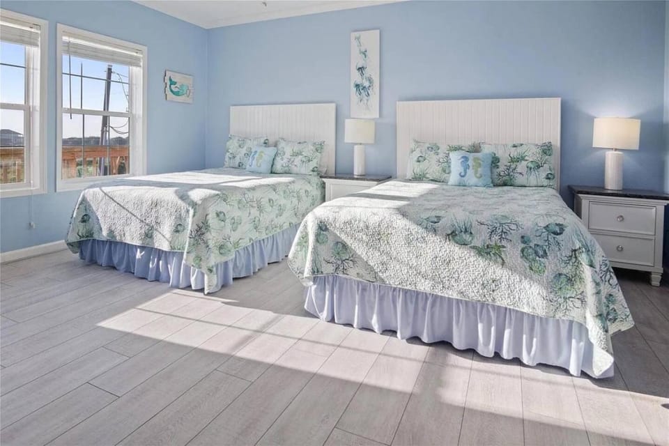 Beachfront Home with Huge Deck House in Bolivar Peninsula