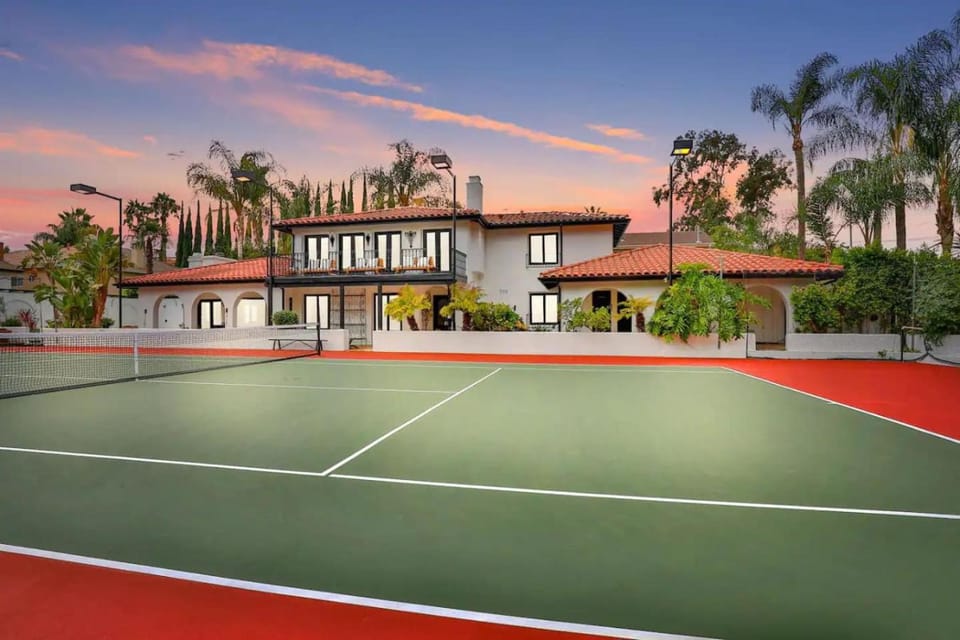 Sherman Oaks Tennis Estate with Pool + Spa House in Sherman Oaks