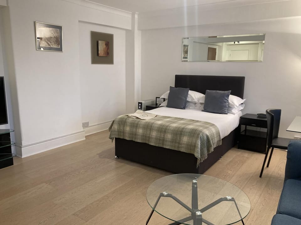 NELL GWYNN HOUSE - Spacious, Elegant, Studio Apartment, Sloane Square, London Apartment in City of Westminster