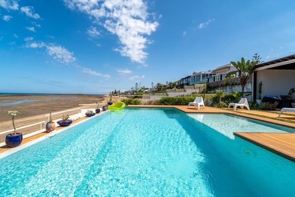 Skhirat Oceanfront Villa 5 Bedrooms Direct Beach Access Villa in Rabat-Salé-Kénitra