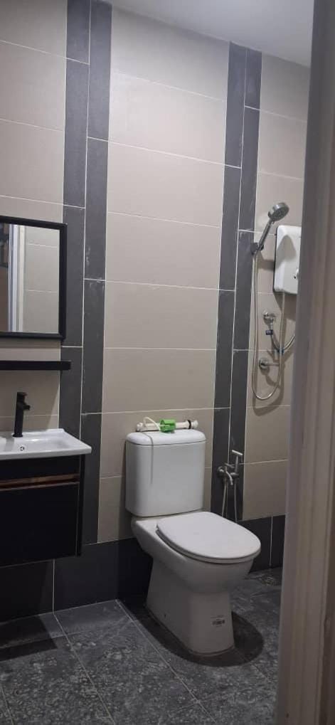 Toilet, Bathroom