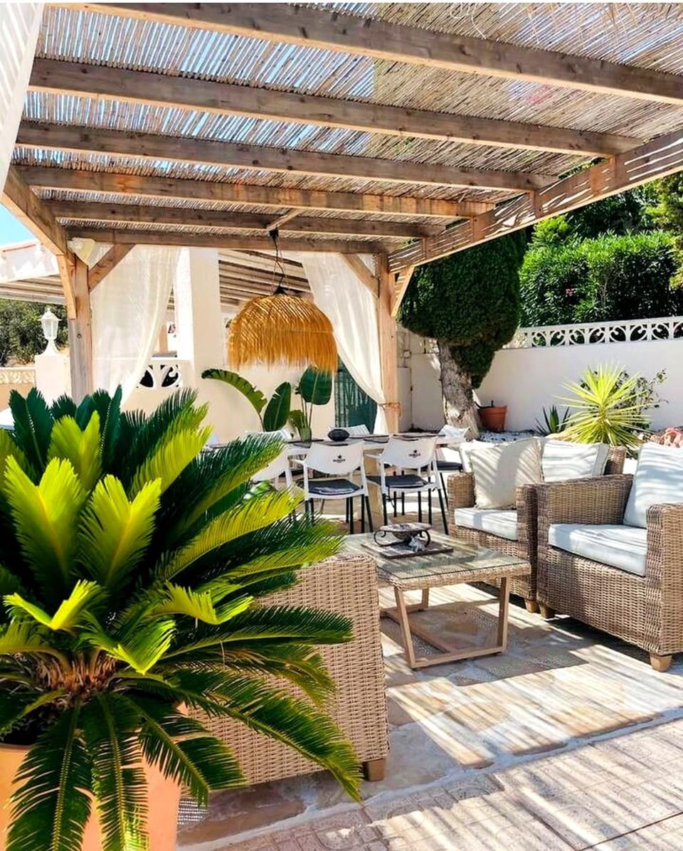 Patio, Balcony/Terrace, Seating area
