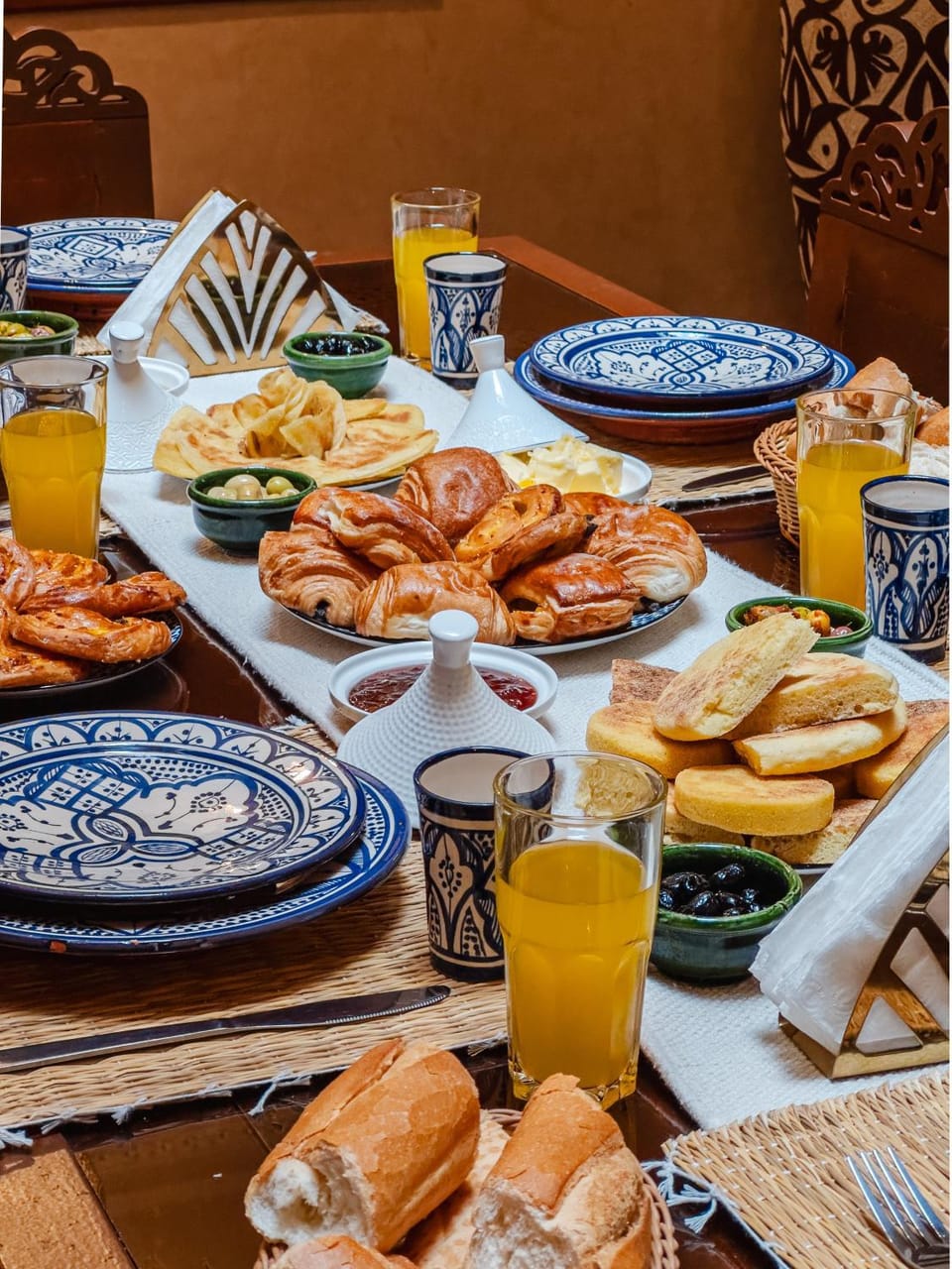 Food and drinks, Food, Breakfast, Continental breakfast, Lunch, Dinner, Drinks