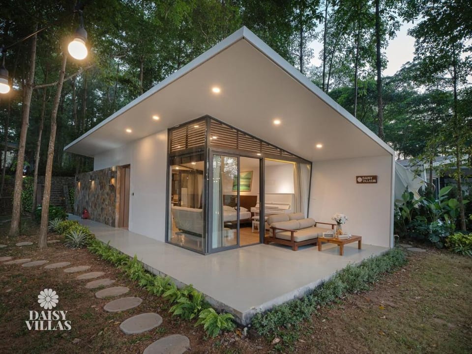 Biệt thự bên hồ R341 - Lakeview Flamingo Đại Lải Villa in Vietnam