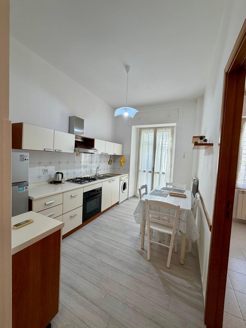Kitchen or kitchenette, Kitchen or kitchenette, oven