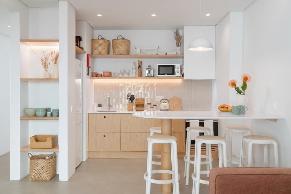 Kitchen or kitchenette, Dining area, oven, stove