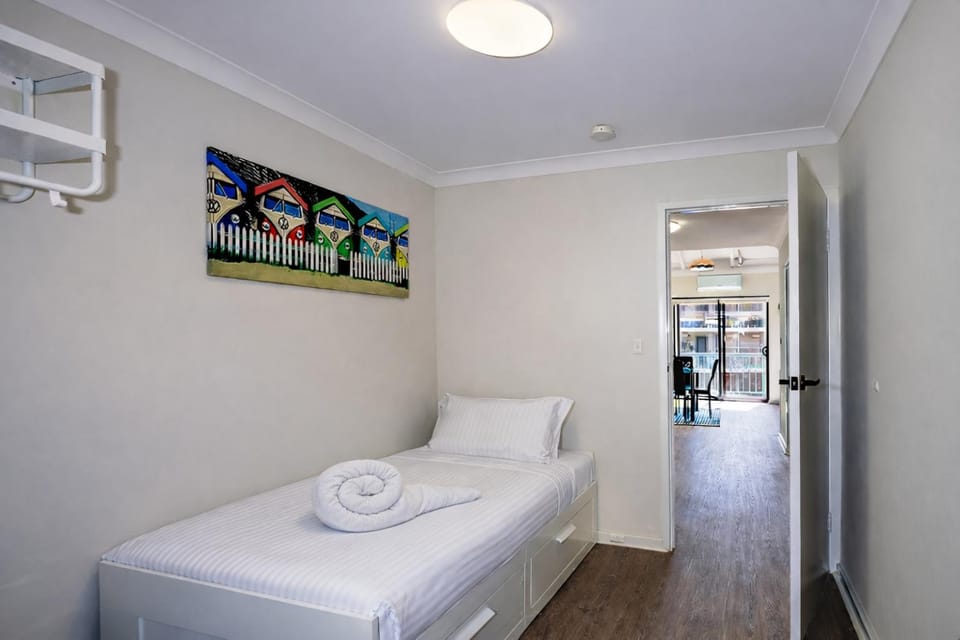 Coastal Scarborough Beachside Apartment Sleeps 3 Apartment in Perth