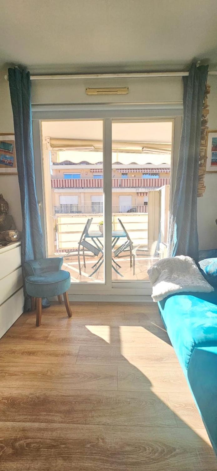 Bed, Balcony/Terrace, Living room, Photo of the whole room