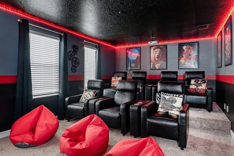 Communal lounge/ TV room
