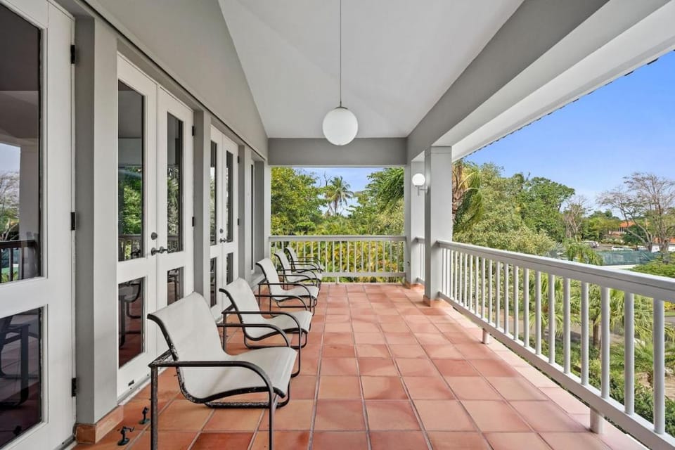 Serendipity Villa Dorado Beach w generator House in Dorado