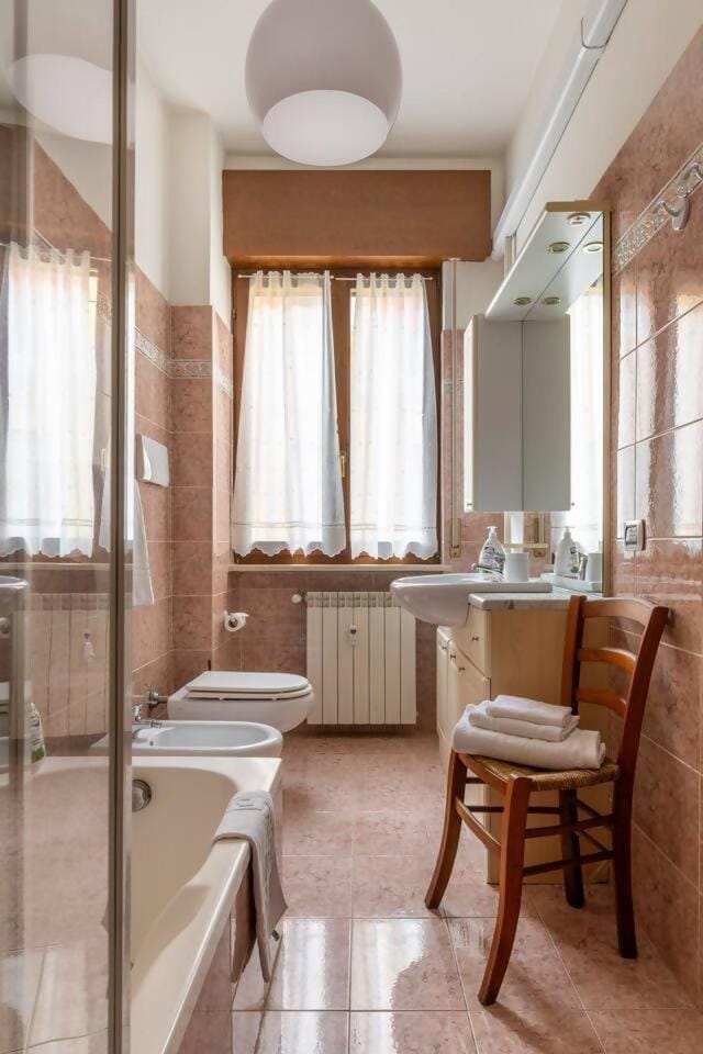 Castelvecchio Retreat 2BD 1BTH City Center Verona Apartment in Verona