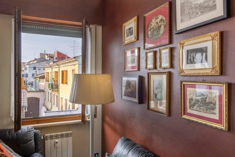Castelvecchio Retreat 2BD 1BTH City Center Verona Apartment in Verona