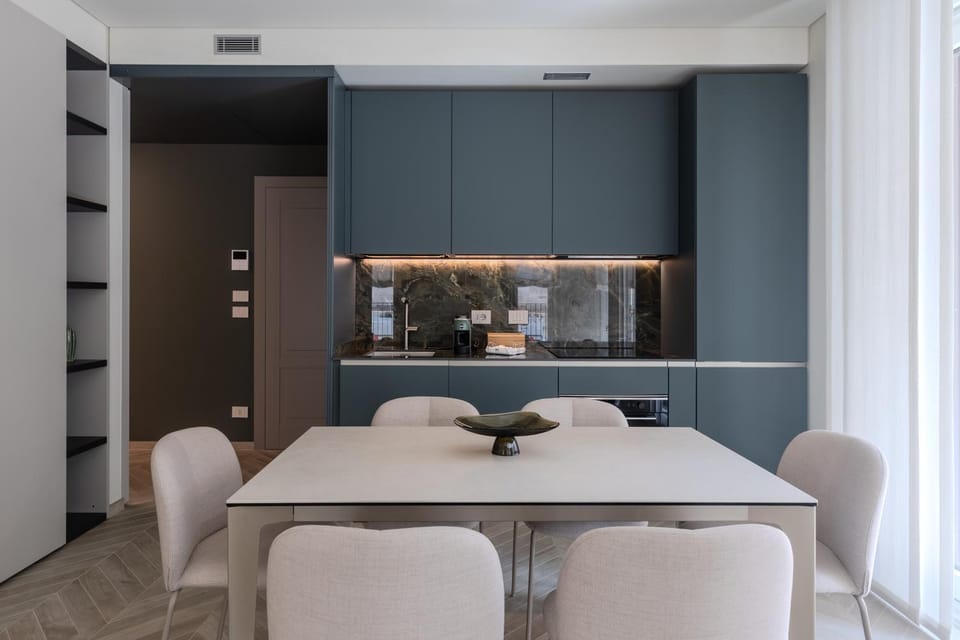 Dining area, kitchen