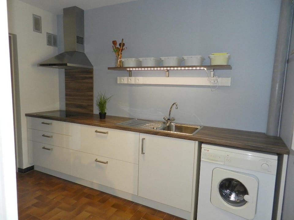 Appartement spacieux avec piscine et parking près de la plage - FR-1-251-906 Apartment in Le Lavandou