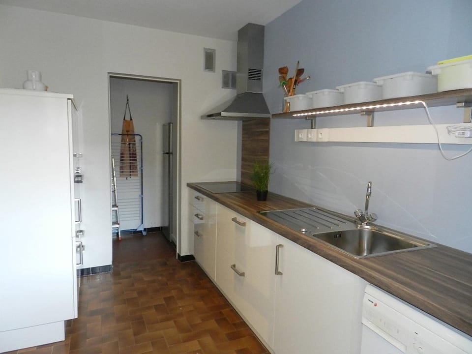 Appartement spacieux avec piscine et parking près de la plage - FR-1-251-906 Apartment in Le Lavandou