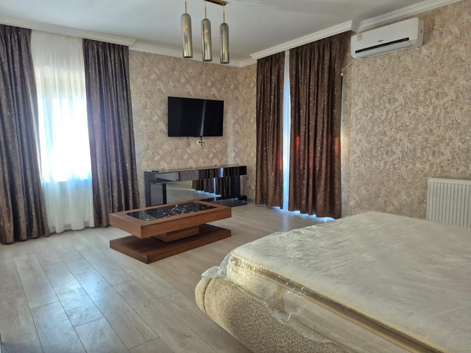 Photo of the whole room, Internal: Not applicable to any particular room