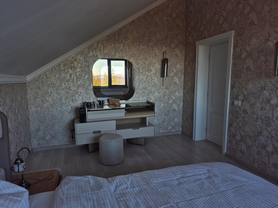 Bed, Coffee/tea facilities, Photo of the whole room, Bedroom