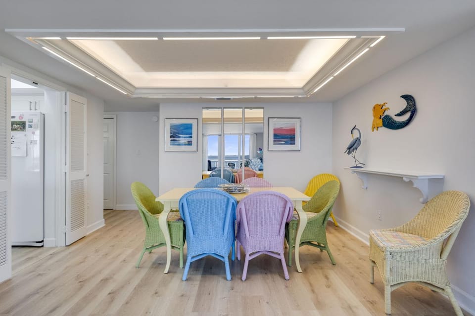 Lighthouse Point 228- Stunning Beachside Residence Apartment in Sanibel Island
