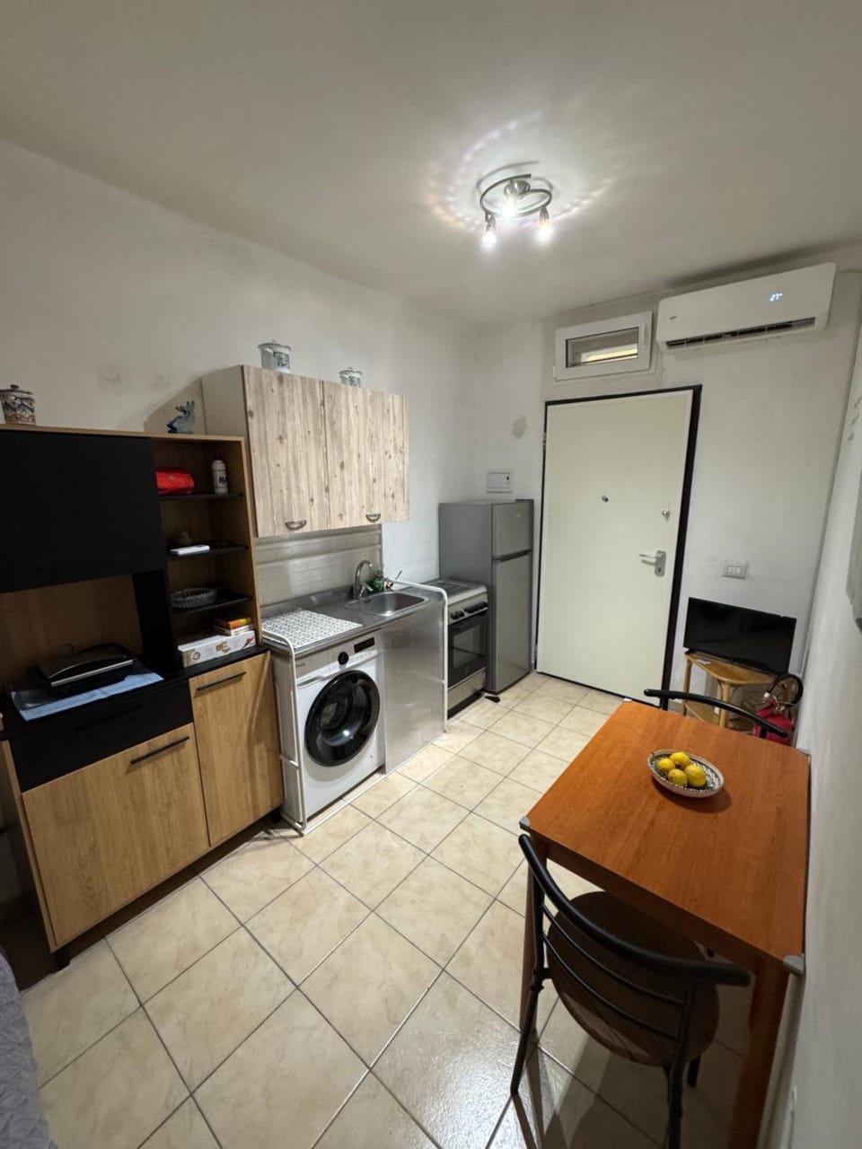 Kitchen or kitchenette, kitchen