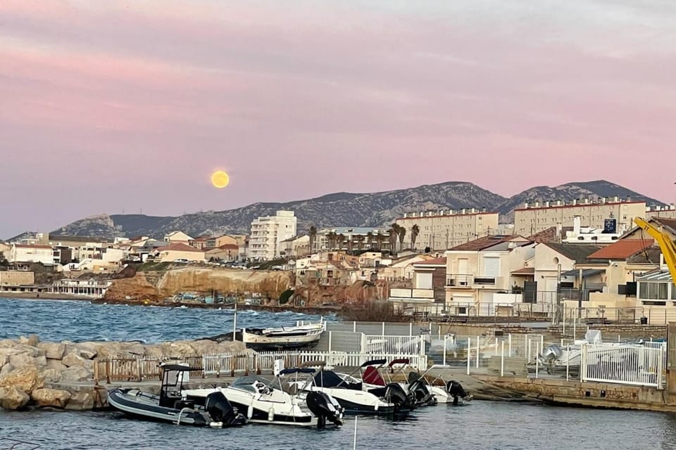 L'Annexe - Face Mer - Port de la Madrague Apartment in Marseille