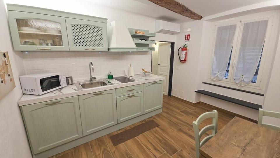 Vita tra i caruggi Apartment in Genoa