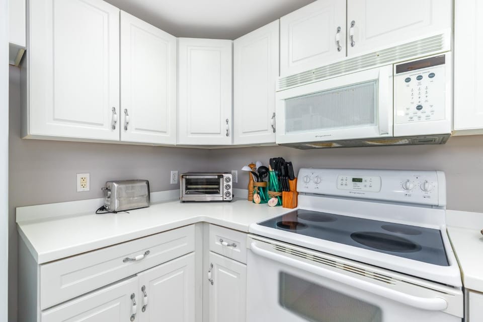 3 Bedroom Condo With Vaulted Ceilings & Scenic Views House in Ocean City