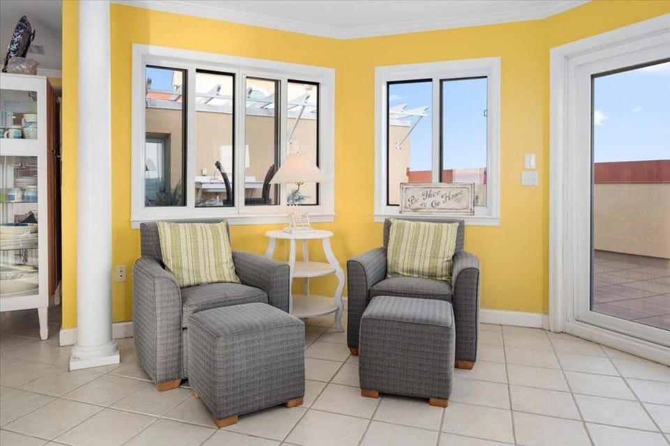 3 Bedroom Uptown Avalon Unit with Indoor Pool! House in Ocean City