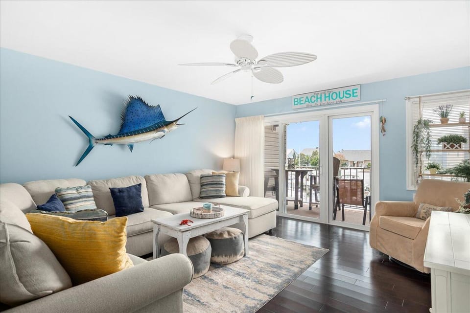 Beautiful Second Floor 2 Bedroom Condo with Great Canal Views House in Ocean City