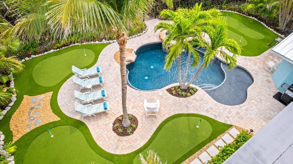 Blue Osprey: 2 Blocks to Beach, Pool, Spa, Dog Friendly by Anna Maria Life Vacation Rentals House in Anna Maria Island