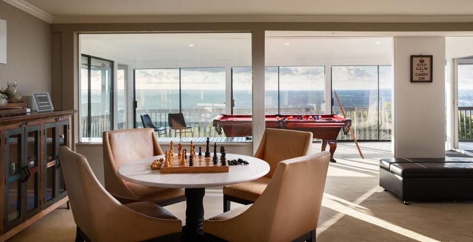 Stunning View Estate with Pool & Game Room House in La Mesa