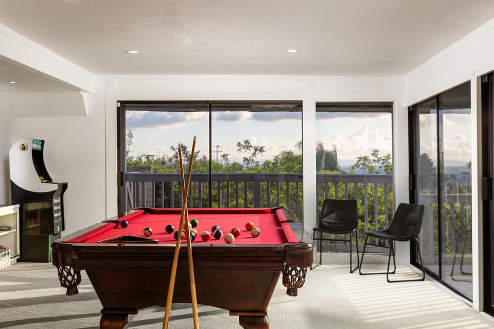 Stunning View Estate with Pool & Game Room House in La Mesa