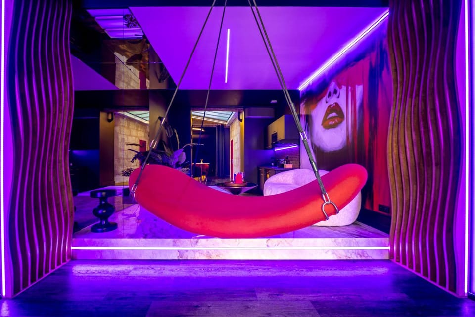 Spa privé XXL dans cave Voûtée - Suite Luxe Romantique Apartment in Bordeaux