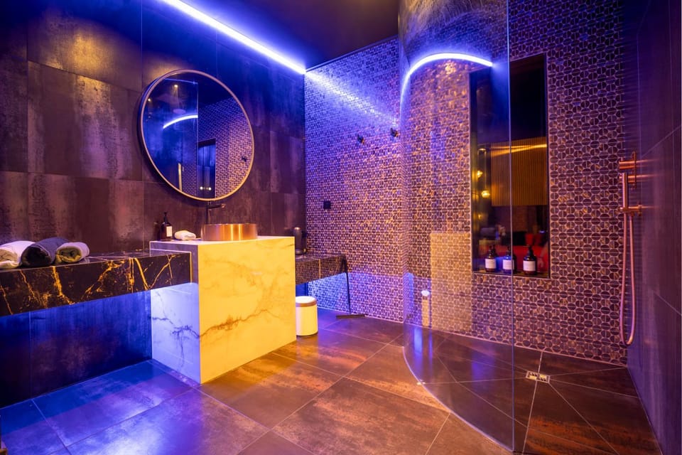 Spa privé XXL dans cave Voûtée - Suite Luxe Romantique Apartment in Bordeaux