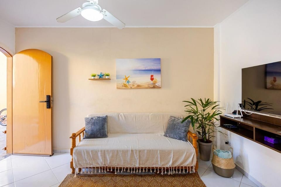 TV and multimedia, Living room, Seating area, Evening entertainment