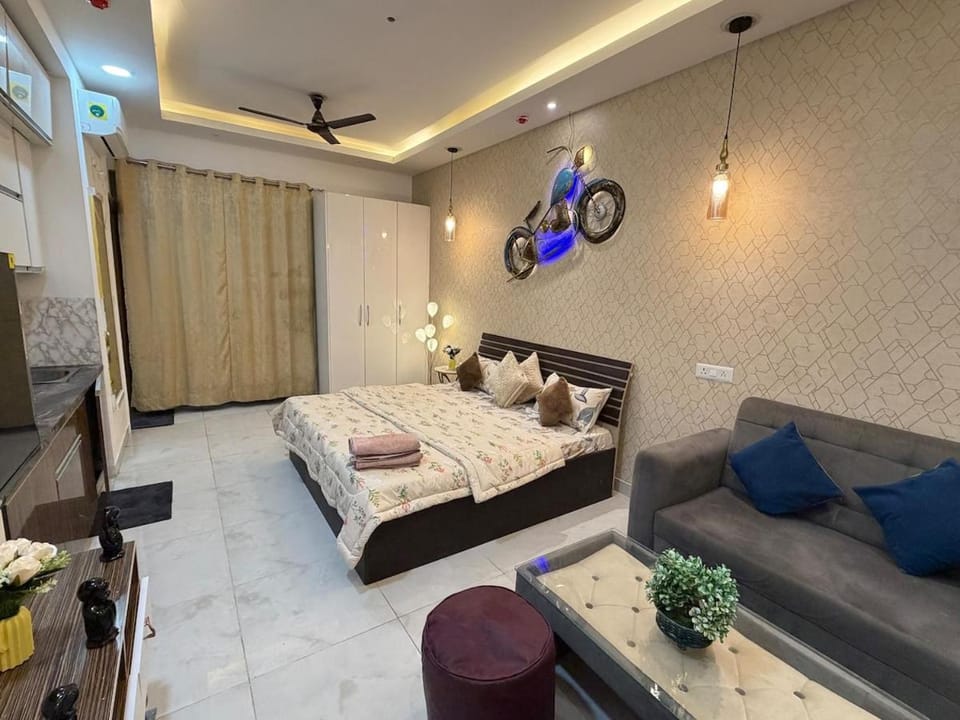 Park View Stay by royal rooms Apartment in Noida